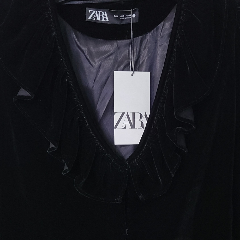 ZARA Ruffled Velvet Blazer - Picture 5 of 7